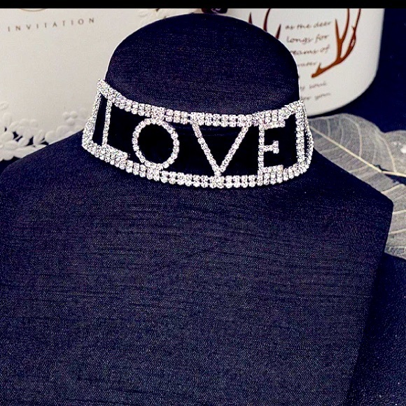 Jewelry - 🌟 Silver Rhinestone LOVE Choker